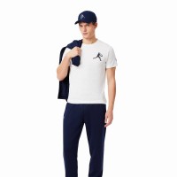 Pack Lacoste Novak Djokovic T-shirt bianca e cappellino blu scuro  Offerta + Economico